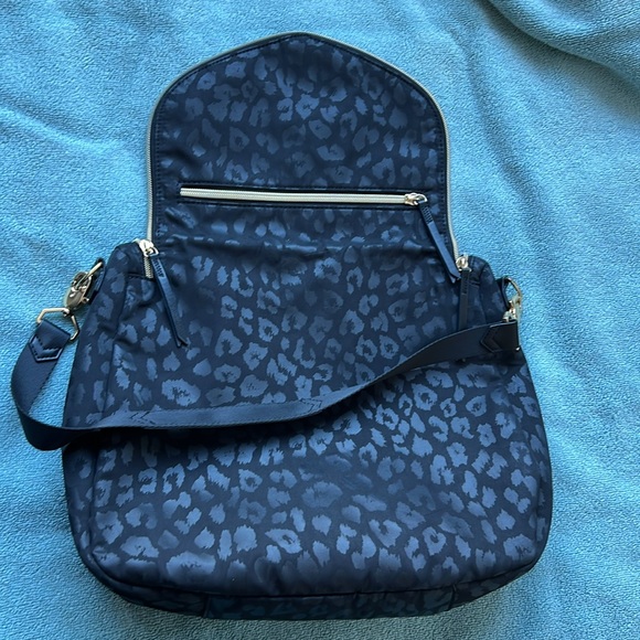 Stella and Dot Lady Boss handbag animal print - Picture 6 of 6